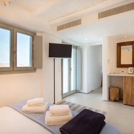 The Summit Of Mykonos Bed & Breakfast 4*