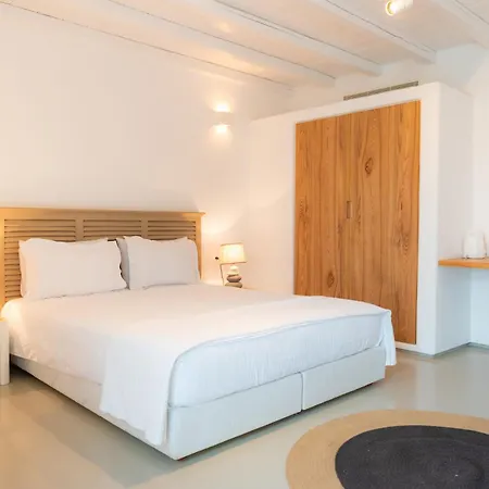 The Summit Of Mykonos Bed & Breakfast 4*